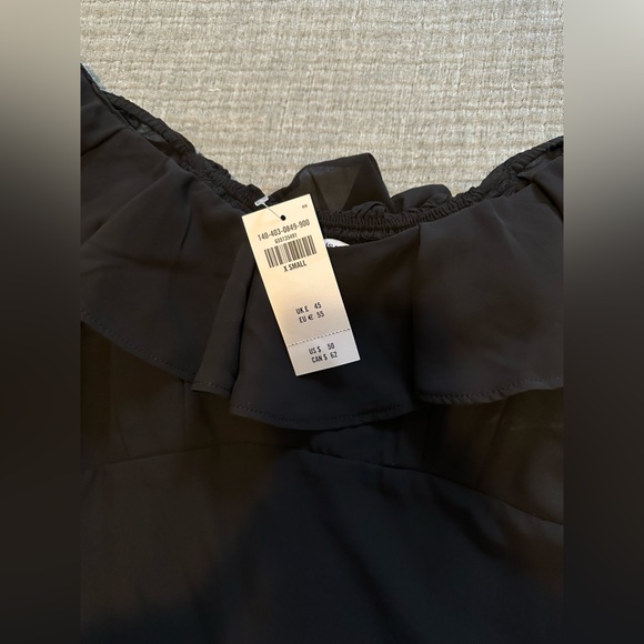 Abercrombie off shoulder black ruffle top - Picture 2 of 2